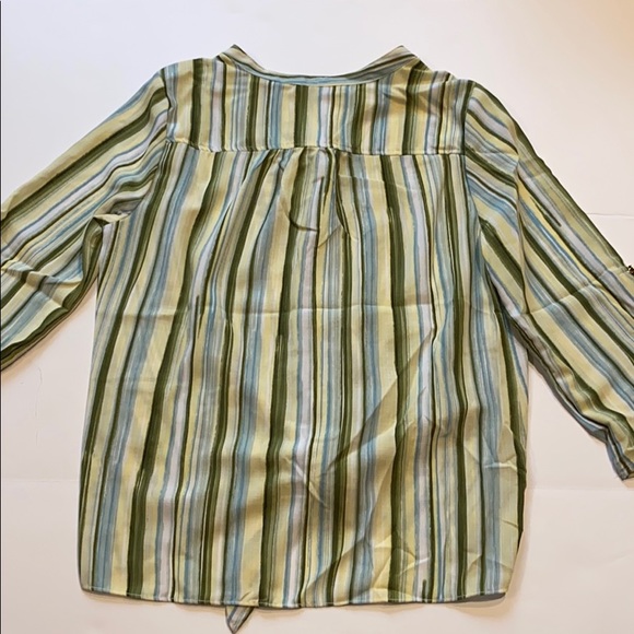 Adrienne Vittadini Small Tie Front Roll Cuff Top New - Picture 2 of 11